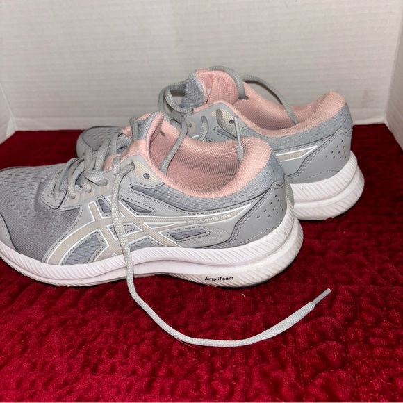 Size 6.5 ASICS - Picture 3 of 7